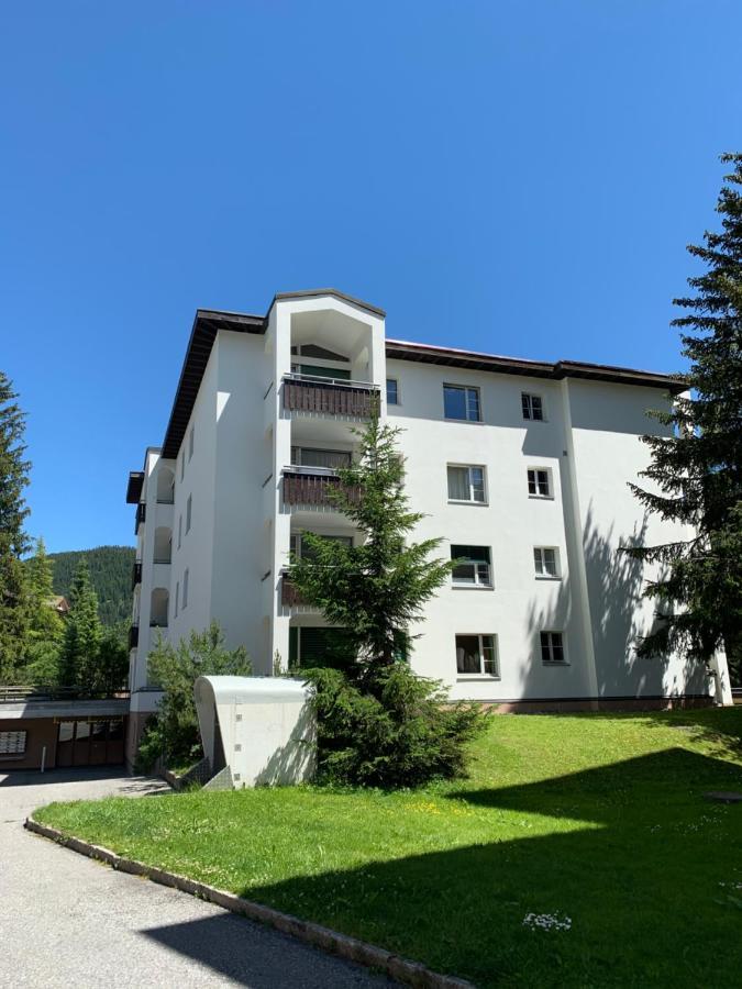 Zentral Bei Kongresshaus, Langlaufloipe, Hallenbad, Garage, Wifi, Voll Ausgestattet - Fewo Gian Davos Exterior photo